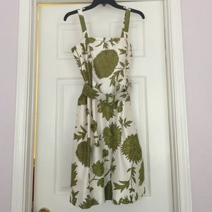 Green/white floral pattern silk dress w/sweater