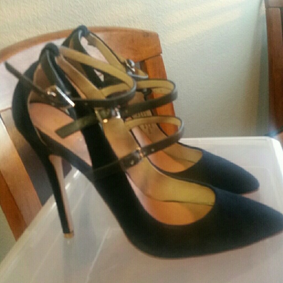 Heels - Picture 2 of 2