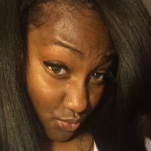 Meet your Posher, Kayla