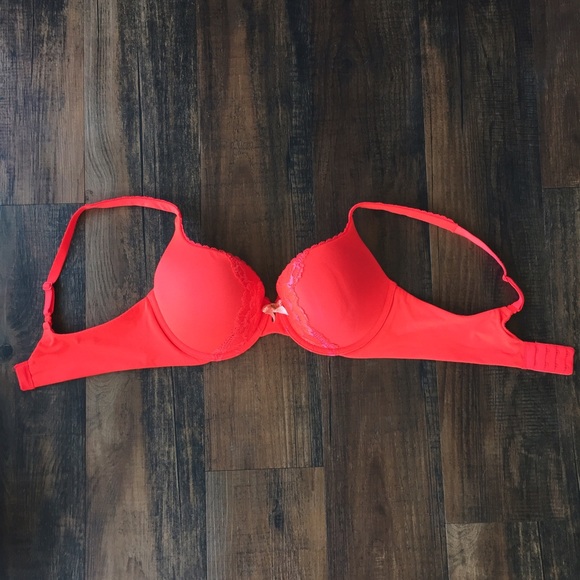 Victoria's Secret Body Bra