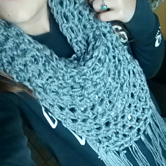 Light grey fringe infinity scarf - Picture 1 of 2
