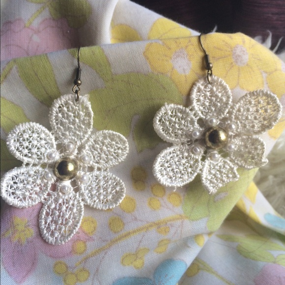 Flower earrings