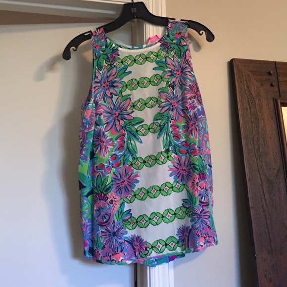 Lilly Pulitzer Iona Shell Top Crossed Lions