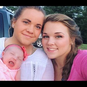 Meet your Posher, Chloe