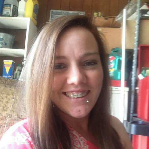 Meet your Posher, Lacey - Picture 1 of 1