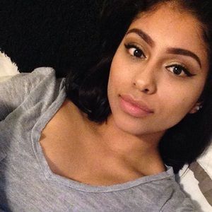 Meet your Posher, Vanesa