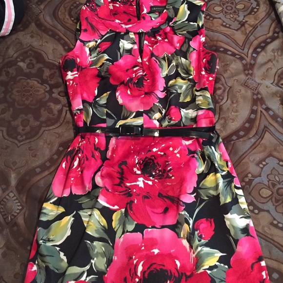 Beautiful dress! Size 10