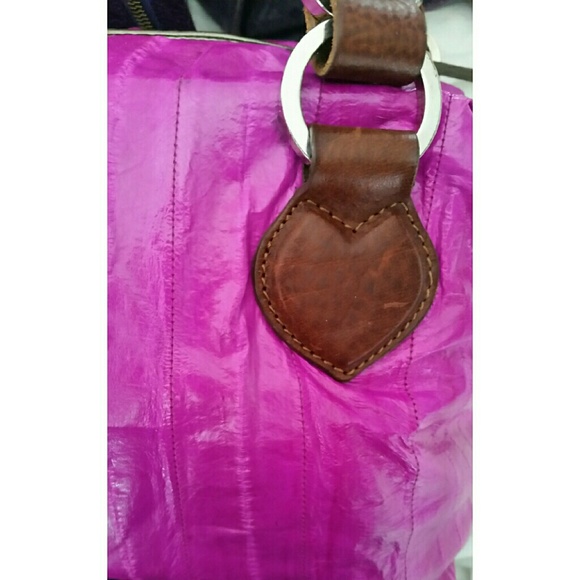 Pauric Sweeney fushia eel handbag - Picture 4 of 4