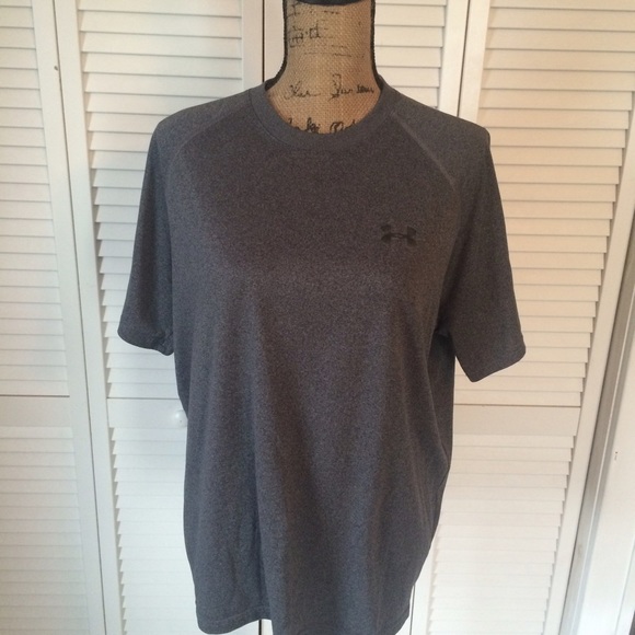 Under Armour Tops - Workout Top