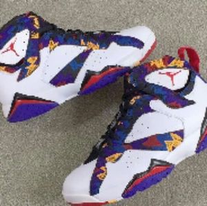 Meet your Posher, Antonia