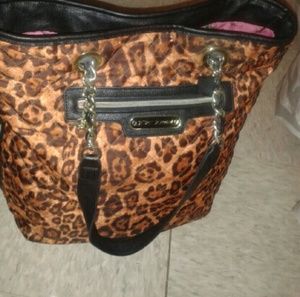 !(offers) !Leopard Print Betsey Johnson Purse!(
