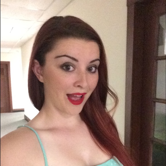 Meet your Posher, Emily