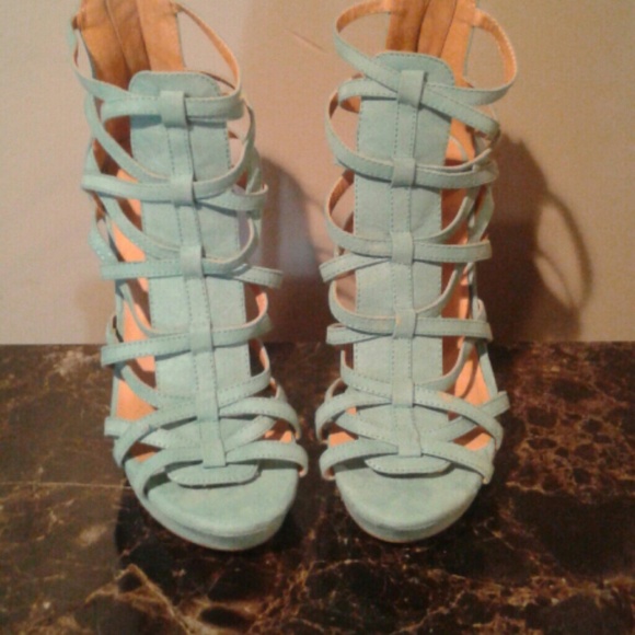 Heels..nwt