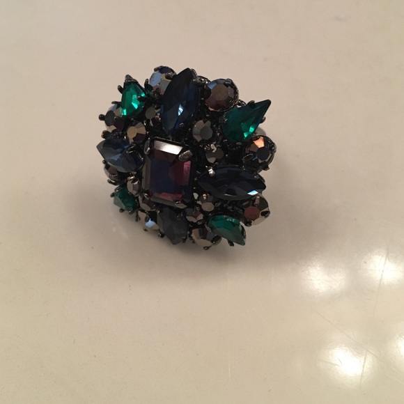 Limited statement ring