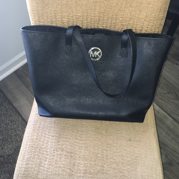 MK tote