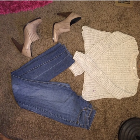 Trendy // Casual // SHIRT & SHOES only - Picture 3 of 3