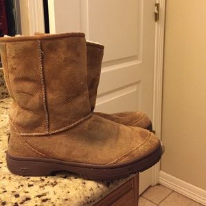 UGG ultimate short 5276 boots. Size w8