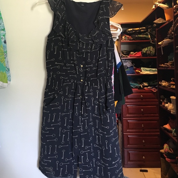 MOVING SALE!!! Love this dress but I'm moving