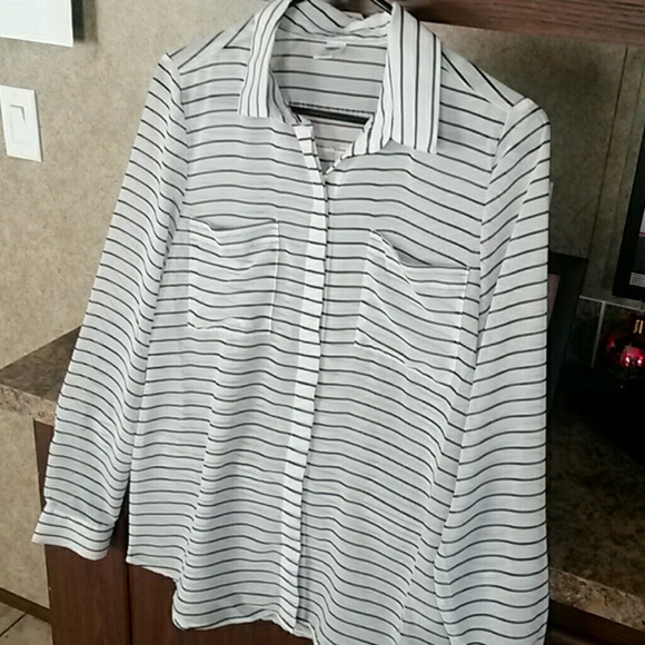 ! SOLD!! SOLD!Old navy blouse size small
