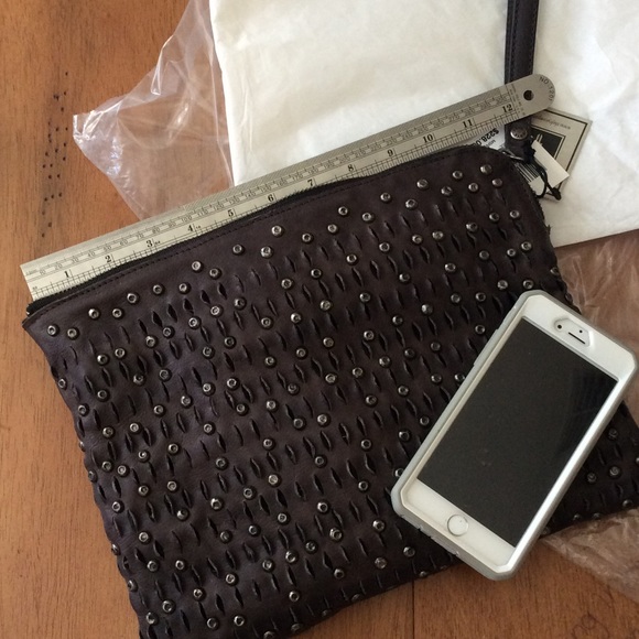 ❗️SOLD❗️NWT Authentic Frye Studded Tech Clutch - Picture 4 of 4