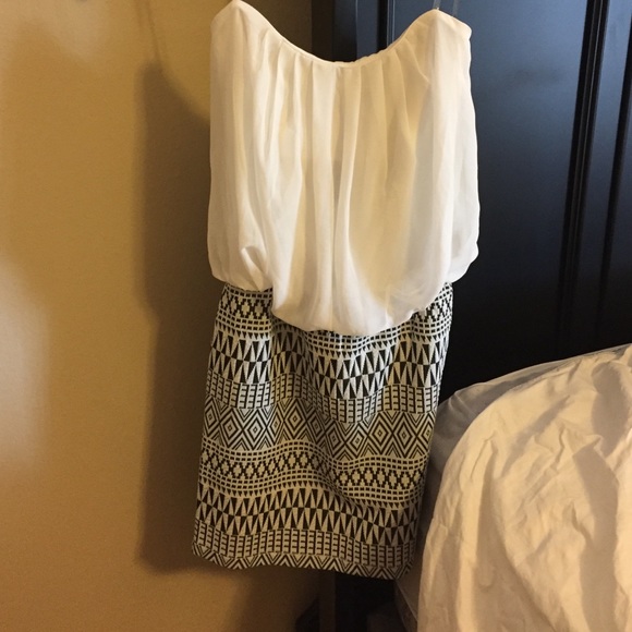 Tube top white and black/white print dress
