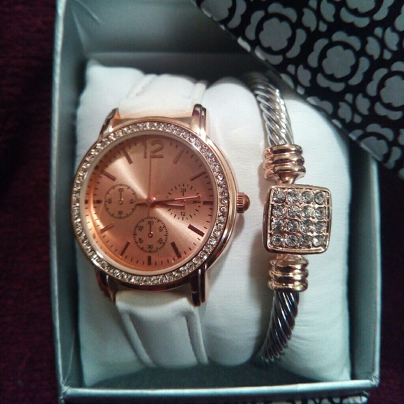 Beautiful Watch & Bracelet Set