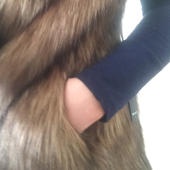 Fur vest - Picture 3 of 3