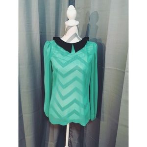 Allen b. Teal and black top!
