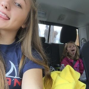 Meet your Posher, Caitlin