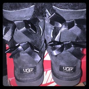 🎀Black Bailey Bow Uggs🎀