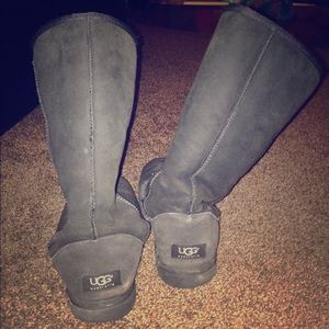 Black Comfy Uggs