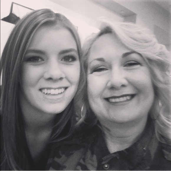 Meet your Posher, Karen - Picture 1 of 1