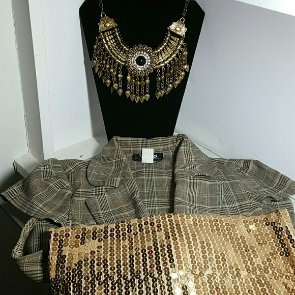 🎁🎄Vintage necklace top med, lg seq  top🎍🎁