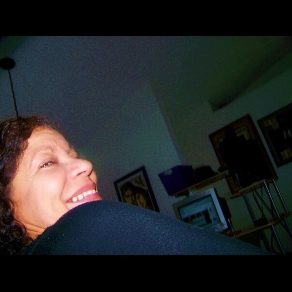 Meet your Posh Shopper - Picture 2 of 3