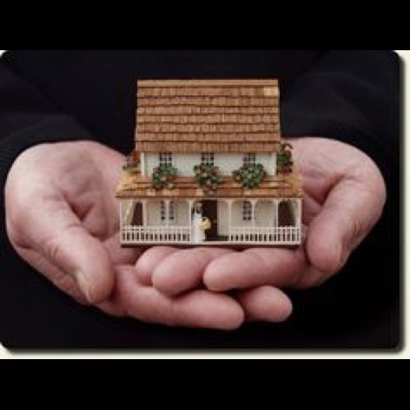 Meet your Posh Shopper - Picture 3 of 3