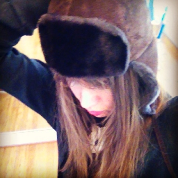 Incredibly warm boho J Crew VTG suede trapper hat - Picture 2 of 6