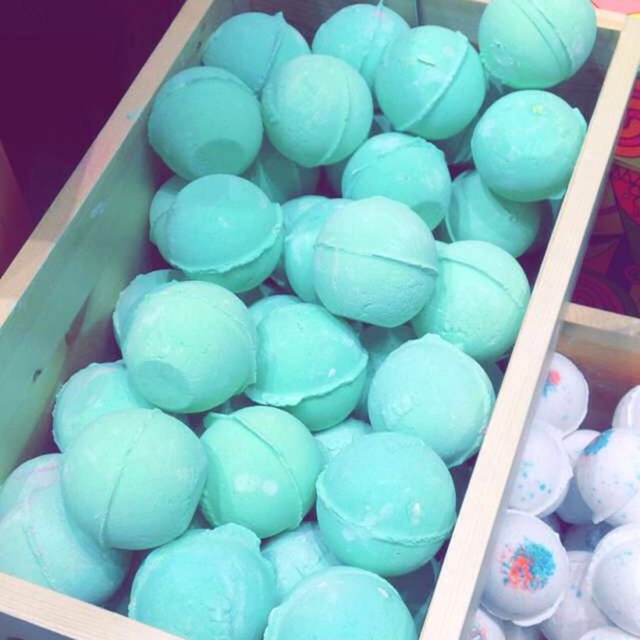 Meet your Posher, Daniela - Picture 1 of 1