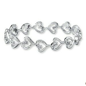 Zales 1/10 ct. Diamond Heart Bracelet