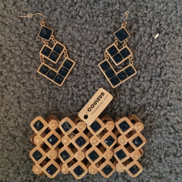 Set of bracelet and earring!