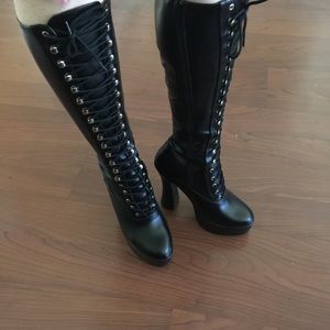 New!Lace up black heeled boots!