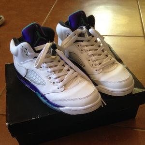 Air Jordan retro "grapes" 5s