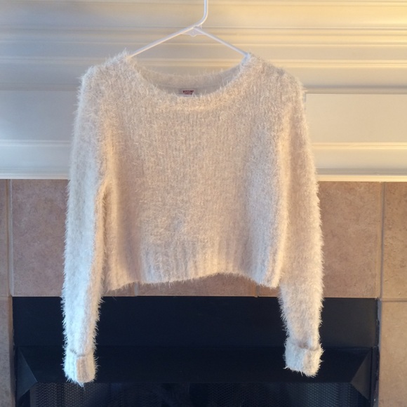 Mossimo Supply Co. Sweaters - LAST CHANCE❗️Fluffy Cropped Sweater