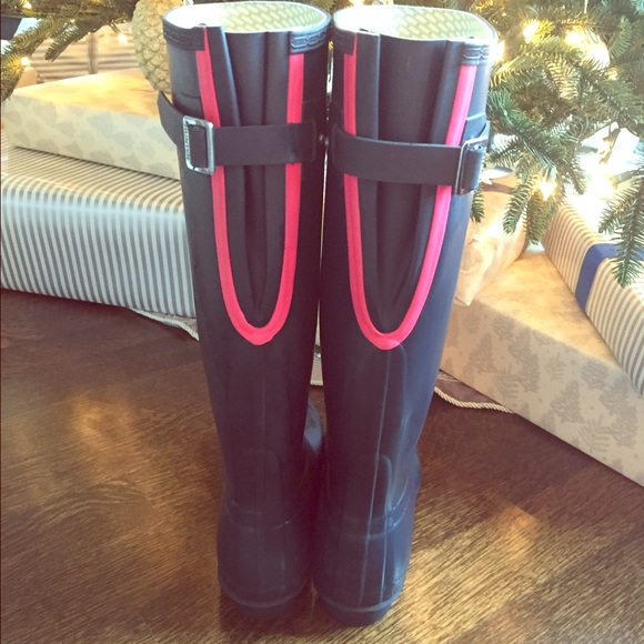 Hunter Shoes - Tall Hunter Boots in Navy with Adjustable Back