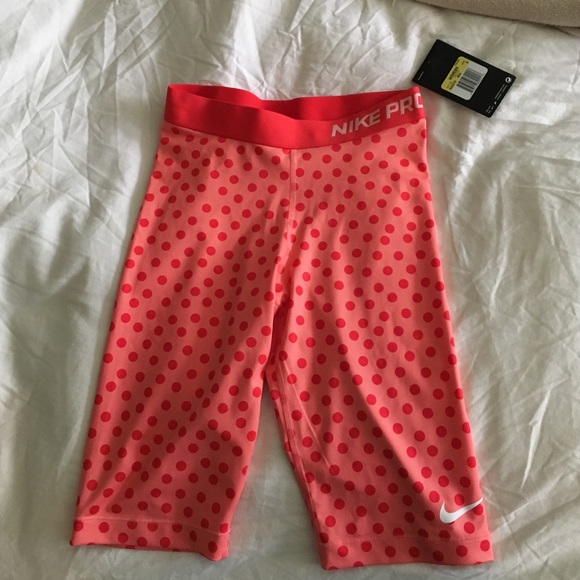 Nike polka dots shorts (salmon more than pink)