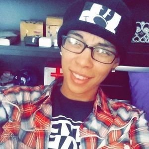 Meet your Posher, Dee