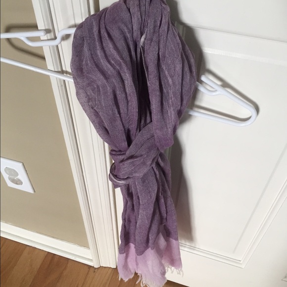 Long scarf