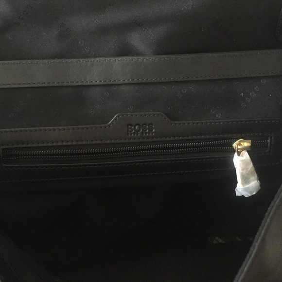 Hugo Boss Leather Shoulder Bag - NWOT - Picture 4 of 4