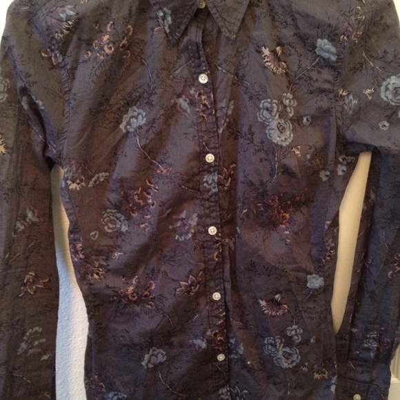 Grey long sleeve button up top.