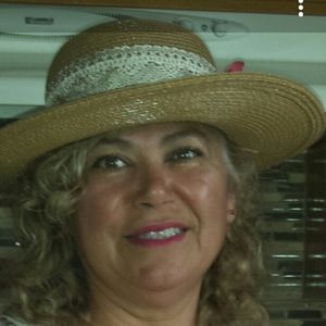 Meet your Posher, Ana