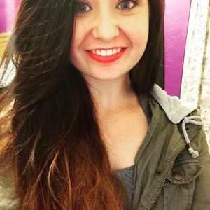 Meet your Posher, Mena